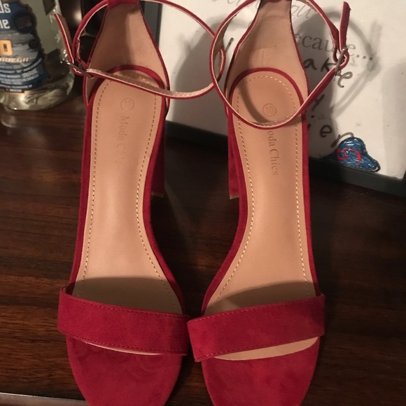 Moda Chics size 10 wine colored heels - Picture 1 of 3